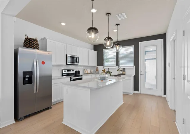 4th image of 10124 Hadley St, Orlando, FL 32829 | MLS# O6390330