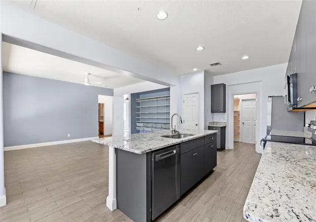 Photo 5 of Single family home for sale at 16943 Sunrise Vista Dr, Clermont, FL 34714 | MLS# O6390340 | Listing updated on 2026-09-01