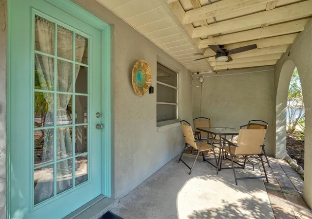 5th image of 2214 Michele Dr, Sarasota, FL 34231 | MLS# A4686063