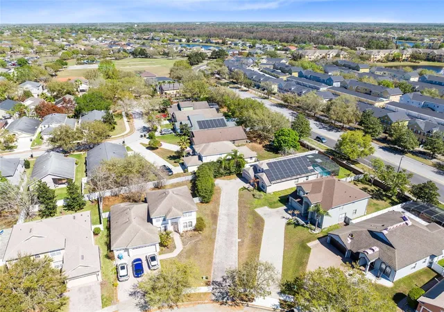 Homes for sale in Orlando, FL | 6658 Lake Pembroke Pl, Orlando, FL 32829 | MLS# O6390383