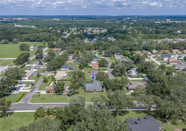 Photo 3 of Single family home for sale at 609 W Pipkin Rd, Lakeland, FL 33813 | MLS# TB8486309 | Listing updated on 2026-10-13