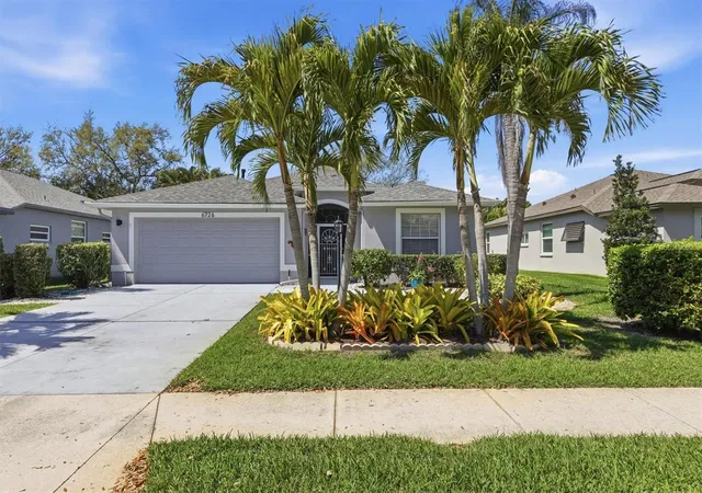Homes for sale in Sarasota, FL | 6726 W Country Club Ln, Sarasota, FL 34243 | MLS# A4686098