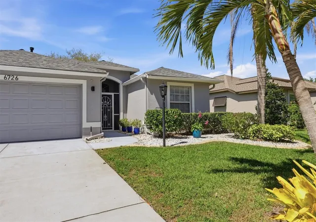 Homes for sale in Sarasota, FL | 6726 W Country Club Ln, Sarasota, FL 34243 | MLS# A4686098
