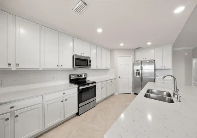 5th image of 10805 Tarflower Dr, Venice, FL 34293