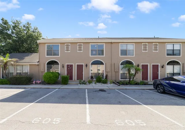 Homes for sale in Winter Springs, FL | 605 Casa Park Court #H, Winter Springs, FL 32708 | MLS# O6390474