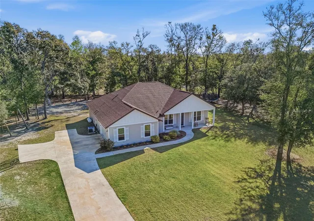 Photo 2 of Single family home for sale at 8920 Ne 8th Place, High Springs, FL 32643 | MLS# GC538451 | Listing updated on 2026-09-16