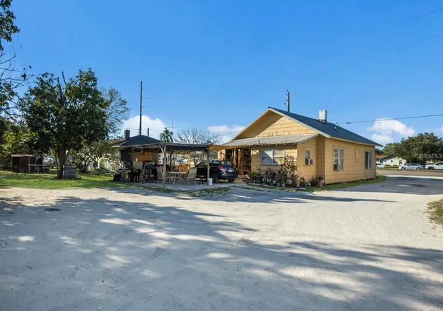 14th image of 2008 53rd Ave E, Bradenton, FL 34203 | MLS# A4686129