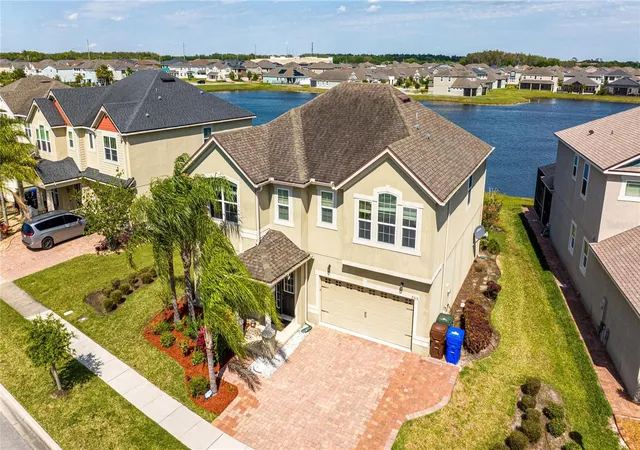 Photo 3 of Sale Pending at 2515 Fontaine Dr, Kissimmee, FL 34741 | MLS# O6390540 | Listing updated on 2026-09-29
