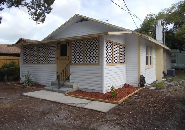 Listing Photo 4 - Condo for sale in building located at 518 6th Ave SW, LARGO, FL 33770