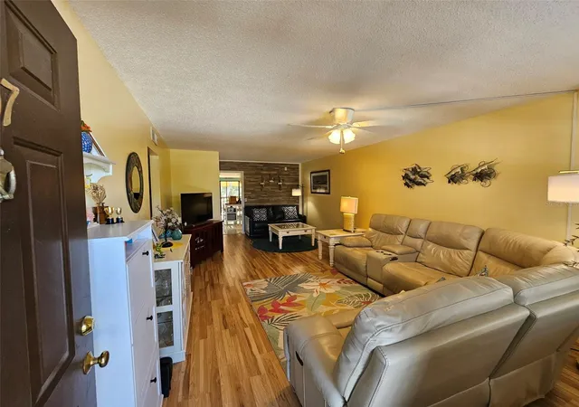 4th image of 315 30Th Ave W #B307, Bradenton, FL 34205 | MLS# A4686134