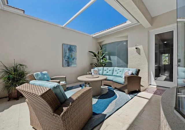 4th image of 1914 Harbour Links Cir #10, Longboat Key, FL 34228 | MLS# A4686139