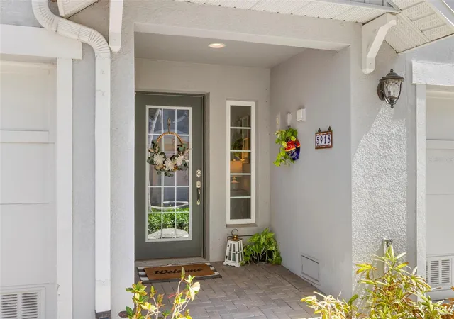 Photo 4 of Townhouse for sale at 5918 Anchorage Way S, Saint Petersburg, FL 33712 | MLS# TB8486487 | Listing updated on 2026-09-17