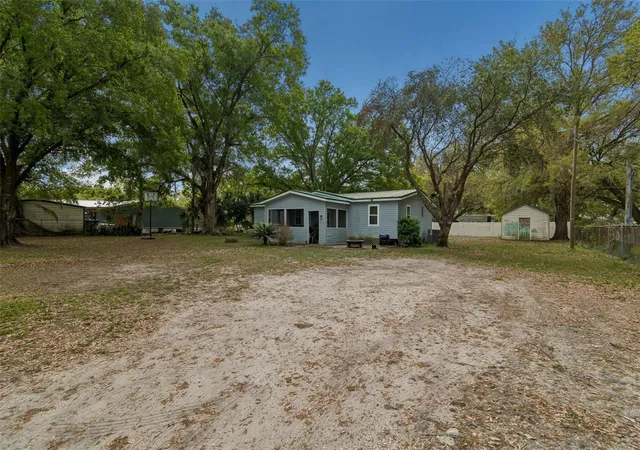 3rd image of 4505 Estate Dr, Plant City, FL 33567 | MLS# TB8486526