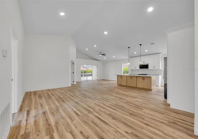 3rd image of 3635 Kingswood Ct, Clermont, FL 34711 | MLS# G5109580