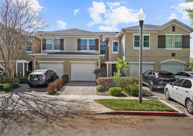 Photo 1 of Sale Pending at 6039 Strada Isle Way, Orlando, FL 32835 | MLS# O6390652 | Listing updated on 2026-09-03