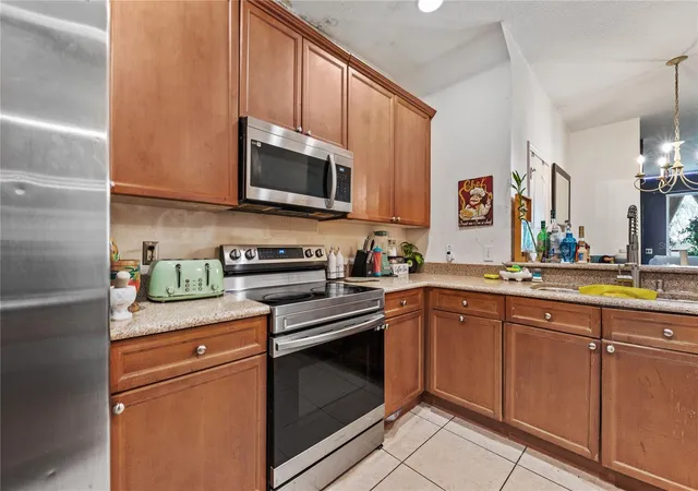 Photo 3 of Sale Pending at 6039 Strada Isle Way, Orlando, FL 32835 | MLS# O6390652 | Listing updated on 2026-09-03