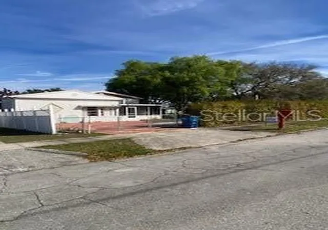 Photo 2 of Single family home for sale at 312 Milakee Ave, Sebring, FL 33870 | MLS# TB8486645 | Listing updated on 2026-09-25