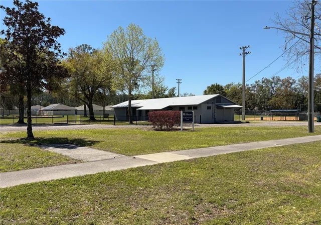 10th image of 300blk Nw 245th Ter, Newberry, FL 32669 | MLS# GC538467