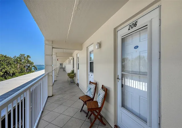 Homes for sale in Longboat Key, FL | 3810 Gulf Of Mexico Dr #F206, Longboat Key, FL 34228 | MLS# A4686238