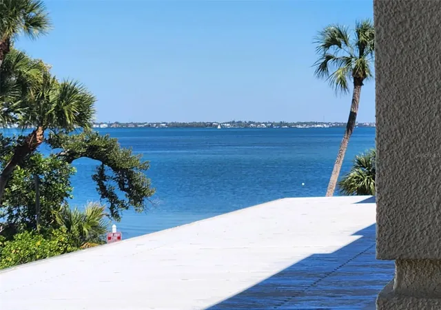 Homes for sale in Longboat Key, FL | 3810 Gulf Of Mexico Drive, Longboat Key, FL 34228 | Houzeo