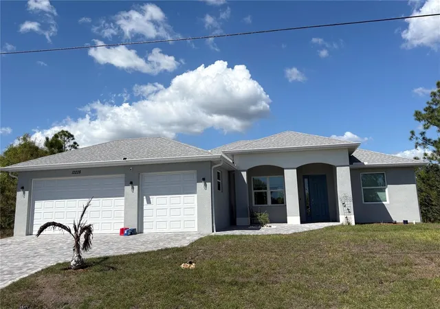 Photo 3 of Single family home for sale at 7194 Pinedale Dr, Port Charlotte, FL 33981 | MLS# D6146606 | Listing updated on 2026-10-10
