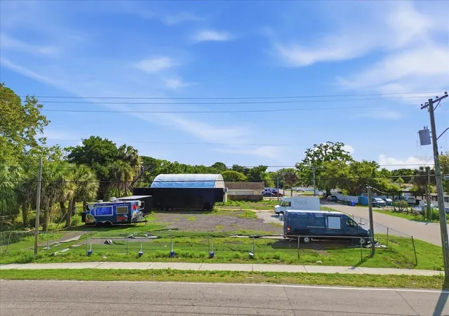 Photo 3 of Sale Pending at 7511 Winchester Dr, Tampa, FL 33615 | MLS# S5145833 | Listing updated on 2026-08-14