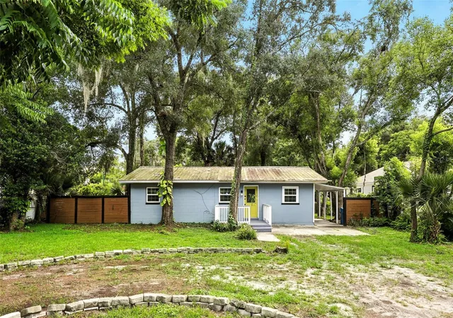 Photo 2 of Single family home for sale at 1412 E Voorhis Ave, Deland, FL 32724 | MLS# O6390783 | Listing updated on 2026-09-27