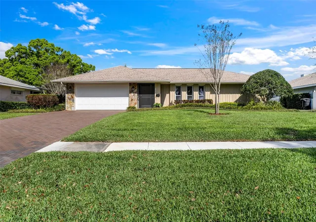 Photo 1 of Single family home for sale at 511 Riviera Bay Dr NE, Saint Petersburg, FL 33702 | MLS# TB8486821 | Listing updated on 2026-08-08