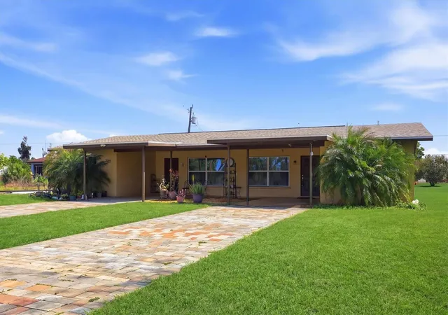 Listing Photo 4 - Condo for sale in building located at 12125 Margarita Ave, NORTH PORT, FL 34287
