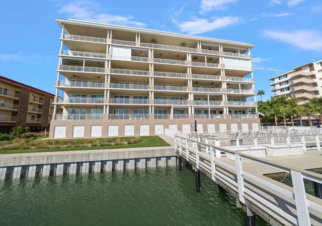 39th image of 125 Island Wy #402, Clearwater Beach, FL 33767 | MLS# TB8486879