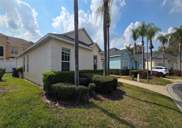 Photo 3 of Sale Pending at 528 Reserve Dr, Davenport, FL 33896 | MLS# L4960264 | Listing updated on 2026-10-06