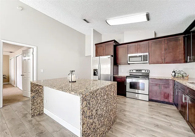 2nd image of 6582 Meritmoor Cir, Orlando, FL 32818 | MLS# O6390894