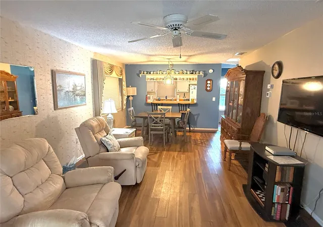 Photo 4 of House for sale at 390 301 Boulevard W #8A, Bradenton, FL 34205 | MLS# A4686297 | Listing updated on 2026-09-04