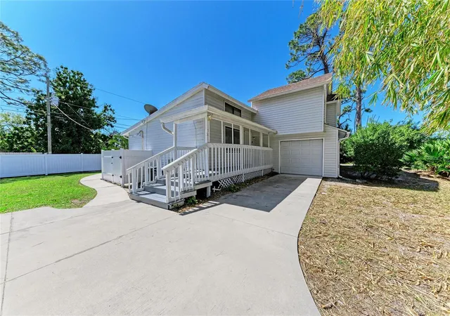 2nd image of 1581 Royal Rd, Venice, FL 34293 | MLS# A4686317