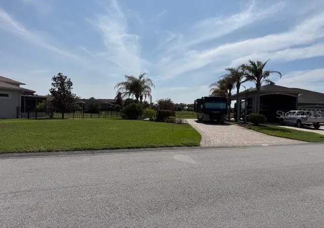 3rd image of 368 Nolane Ln, Polk City, FL 33868 | MLS# L4960275
