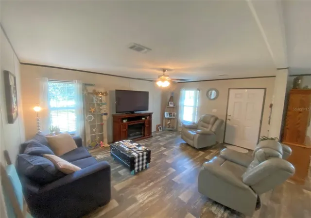Photo 2 of Manufactured home for sale at 203 Sw 5th Avenue, Palatka, FL 32177 | MLS# GC538504 | Listing updated on 2026-09-14