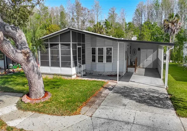 Photo 1 of Manufactured home for sale at 10321 Marinette Ave, Hudson, FL 34667 | MLS# W7883918 | Listing updated on 2026-10-02