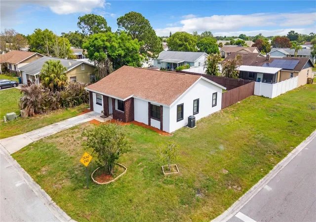 Photo 3 of Single family home for sale at 107 Iguala Dr, Kissimmee, FL 34743 | MLS# S5145868 | Listing updated on 2026-09-05