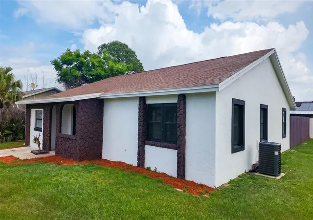 Photo 2 of Single family home for sale at 107 Iguala Dr, Kissimmee, FL 34743 | MLS# S5145868 | Listing updated on 2026-09-05