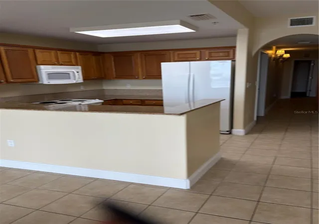 Listing Photo 5 - Condo for sale in building located at 13427 Blue Heron Bch Dr, Orlando, FL 32821 - Unit #406