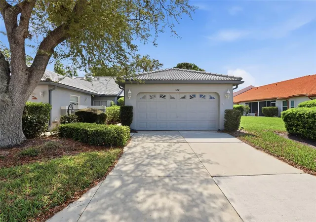 Photo 1 of Single family home for sale at 5721 Casa Del Sol Blvd #3223, Sarasota, FL 34233 | MLS# A4686344 | Listing updated on 2026-09-12