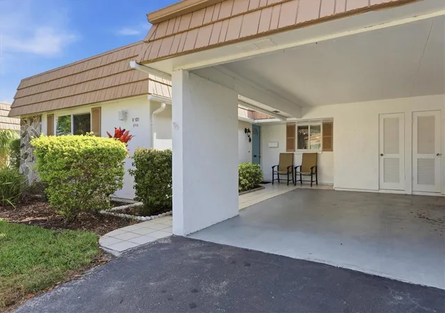 Photo 2 of Single family home for sale at 2713 Riverbluff Ct #V101, Sarasota, FL 34231 | MLS# A4686360 | Listing updated on 2026-09-14