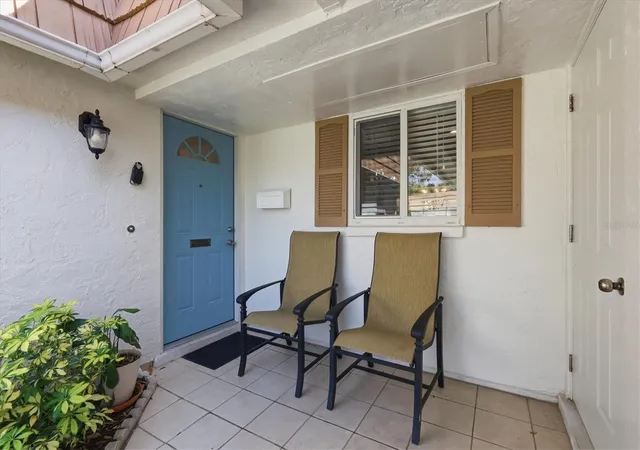 Photo 3 of Single family home for sale at 2713 Riverbluff Ct #V101, Sarasota, FL 34231 | MLS# A4686360 | Listing updated on 2026-09-14
