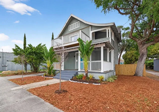 Single family home for sale at 105 W Columbus Dr, TAMPA, FL 33602 | MLS# TB8487057