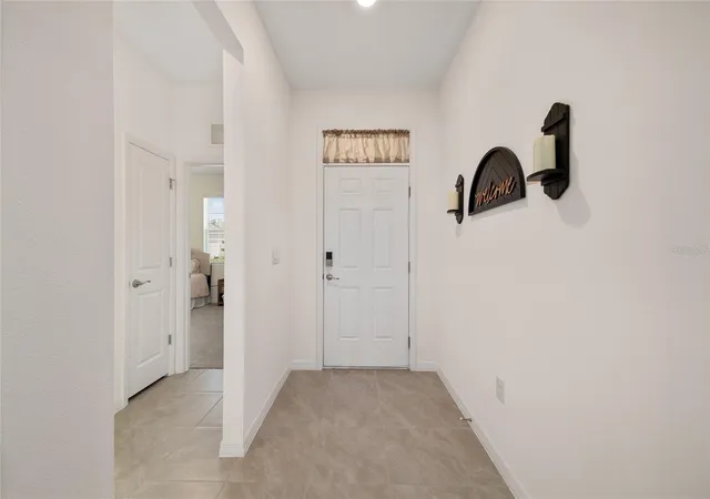 Photo 4 of Sale Pending at 6053 SW 93rd Loop, Ocala, FL 34476 | MLS# OM720927 | Listing updated on 2026-09-16