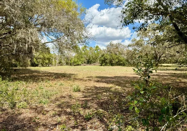 1st image of 10010 Fort King Rd, Dade City, FL 33525 | MLS# W7883929