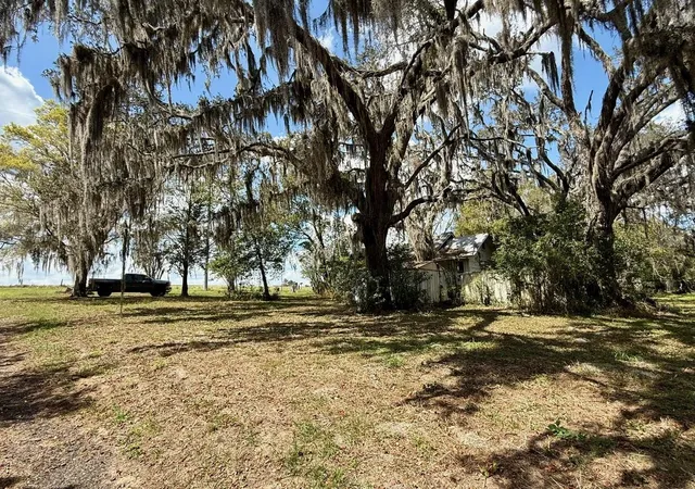 3rd image of 10010 Fort King Rd, Dade City, FL 33525 | MLS# W7883929