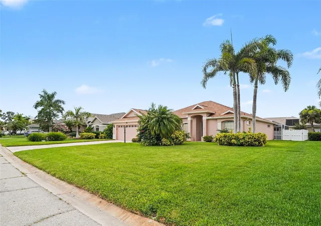 2nd image of 535 Planters Manor Wy, Bradenton, FL 34212 | MLS# TB8487107