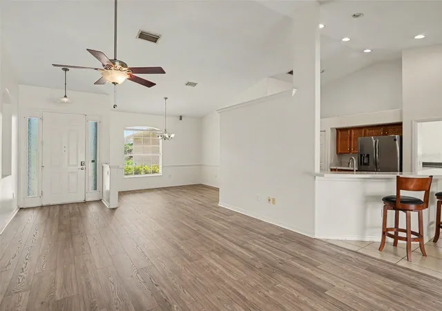 3rd image of 535 Planters Manor Wy, Bradenton, FL 34212 | MLS# TB8487107