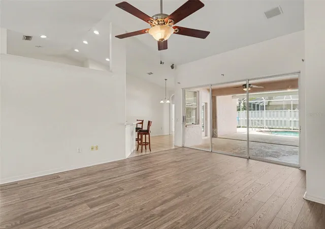 5th image of 535 Planters Manor Wy, Bradenton, FL 34212 | MLS# TB8487107